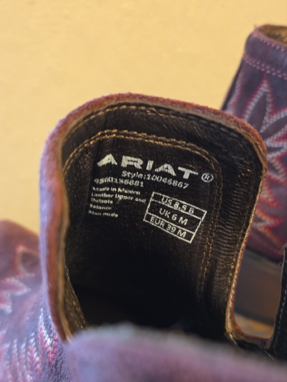 Ariat Size 8.5 Burgundy Suede Western Ankle Booties - Picture 2 of 4